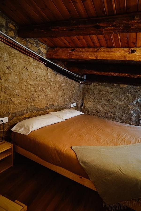 Cases Altes De Posada Navés المظهر الخارجي الصورة